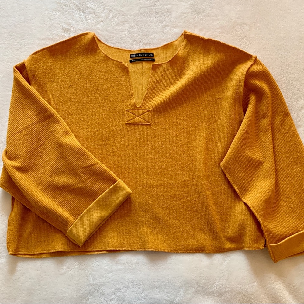UO Jax thermal top